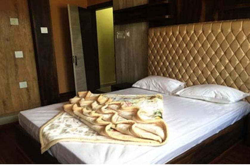 Hotel Himalaya Агартала Екстер'єр фото