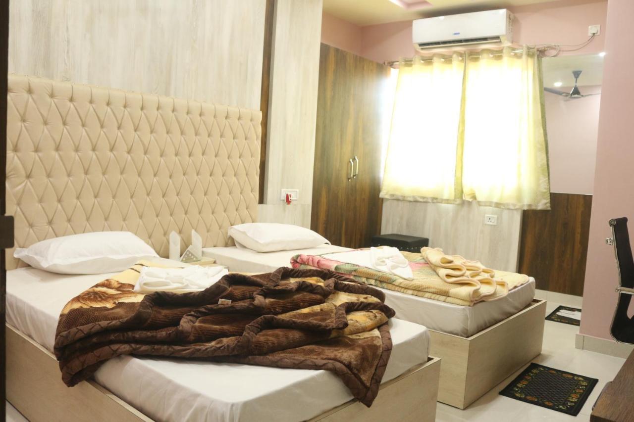 Hotel Himalaya Агартала Екстер'єр фото